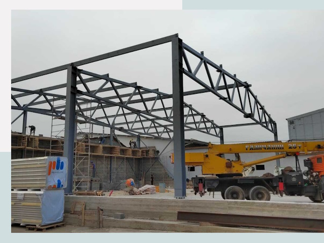 Строительство цехов в Октябрьском