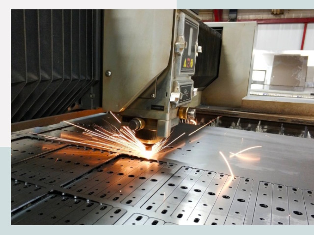 Лазерная резка металла в Октябрьском от 621 руб.